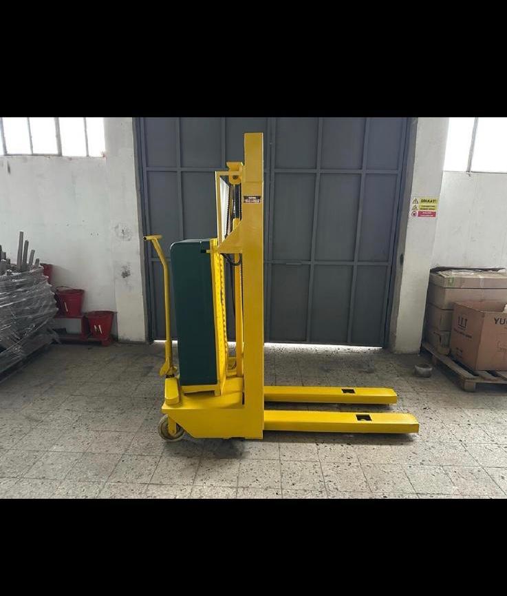 ELEKTRİKLİ İSTİF MAKİNASI FORKLİFT YÜKLEYİCİ