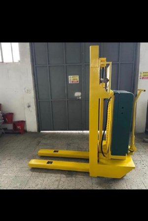 ELEKTRİKLİ İSTİF MAKİNASI FORKLİFT YÜKLEYİCİ
