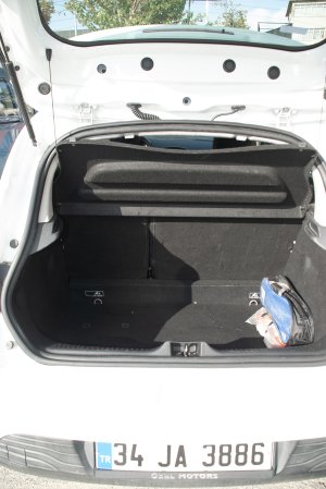 RENAULT CLİO HB JOY 1,2 16V 75 3886