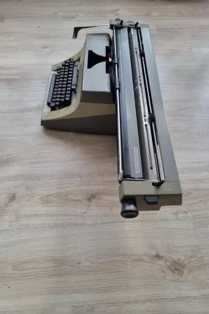 TRİUMPH KLASİK DAKTİLO  