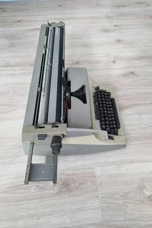 TRİUMPH KLASİK DAKTİLO  